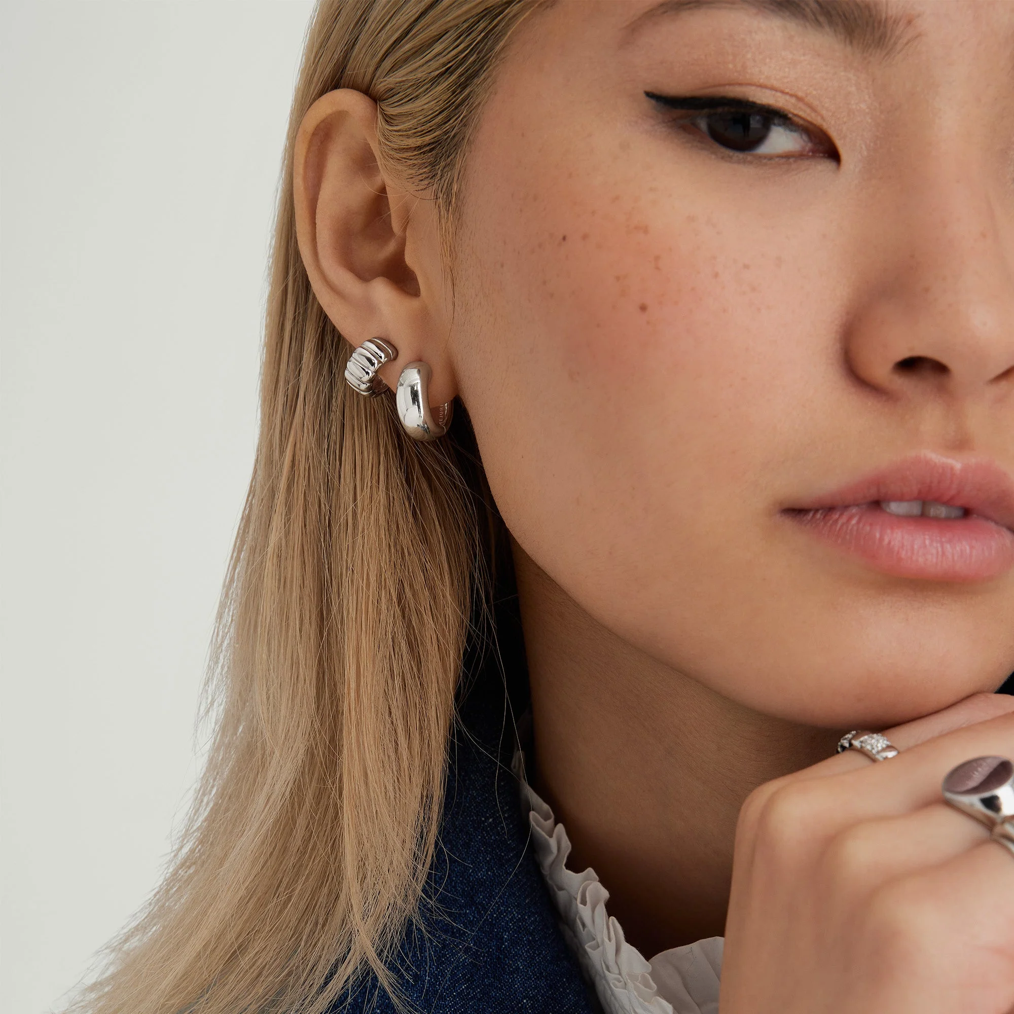 Chunky Medium Hoops - Image 7