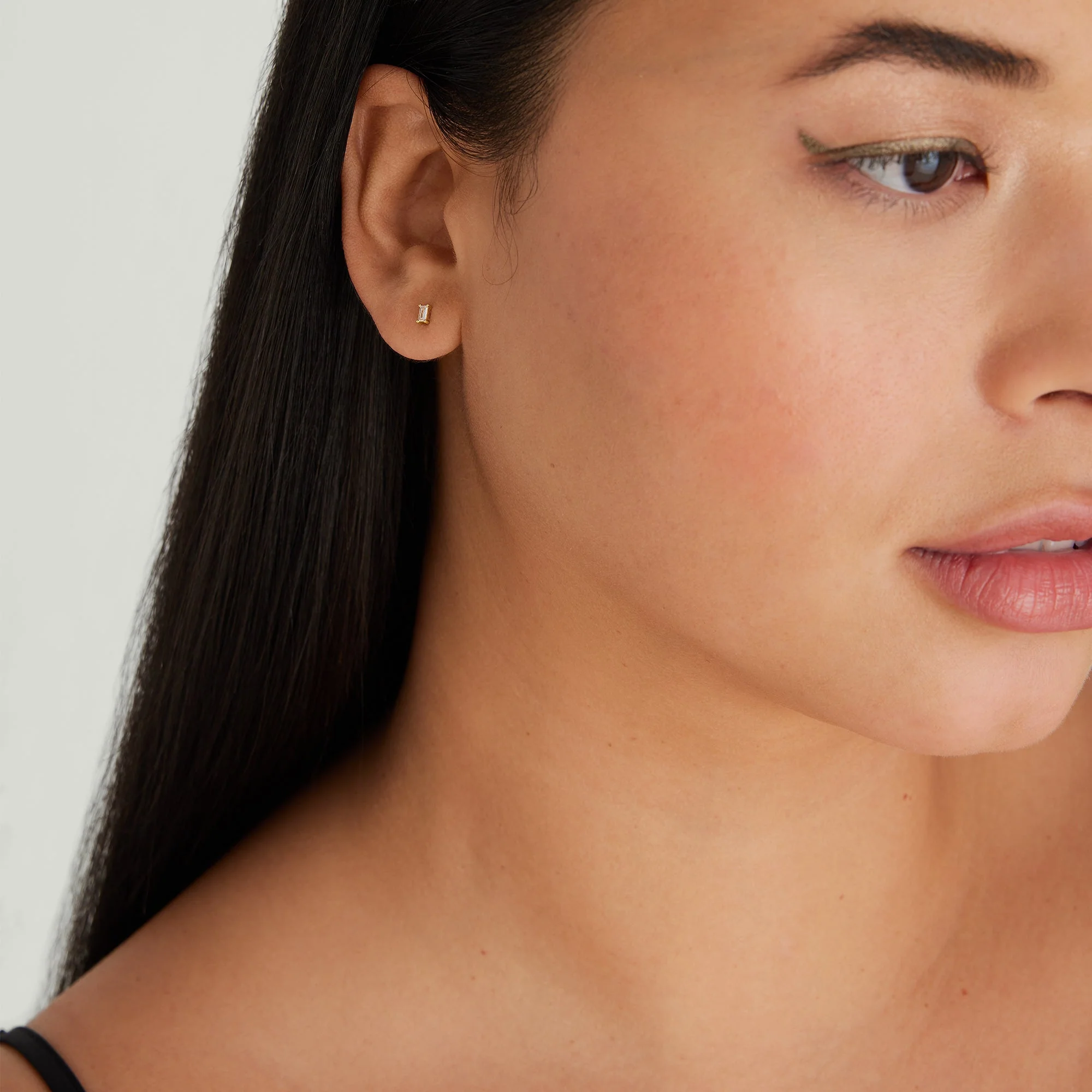 Piercing Studio - Baguette Diamond Flat Back Stud - Image 3